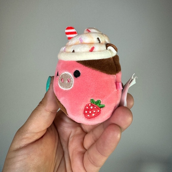 Rishi the Strawberry Milkshake Cow Micromallow - Picture 5 of 5